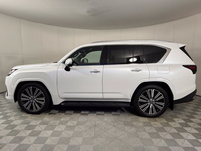 Used 2023 Lexus LX 600 4WD w/ Accessory Package (Z1) image 3