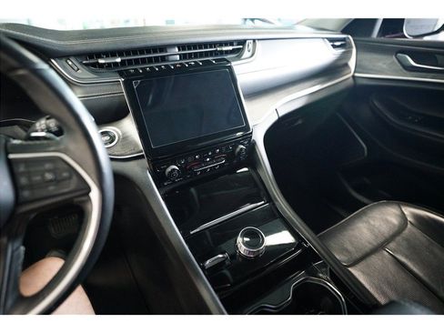 Used 2021 Jeep Grand Cherokee L Limited w/ Luxury Tech Group II AWD/4WD image 19
