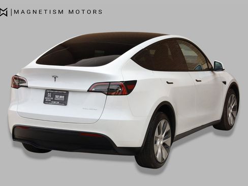 Used 2023 Tesla Model Y Long Range AWD/4WD image 7