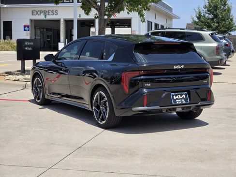 New 2026 Kia K4 EX FWD image 3