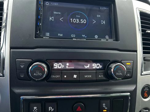 Used 2017 Nissan Titan SL image 26