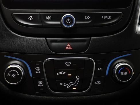 Used 2016 Chevrolet Malibu LT image 10