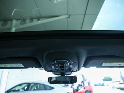 Used 2022 Audi e-tron Premium Plus w/ Premium Plus Package image 22