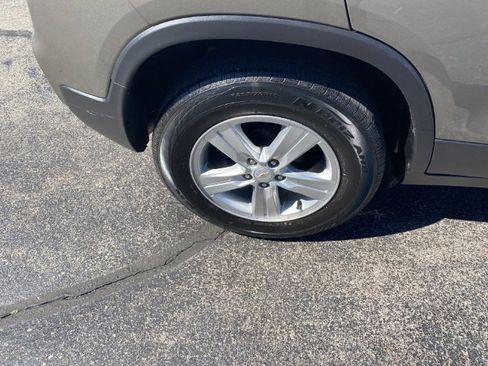 Used 2020 Chevrolet Trax LT image 23