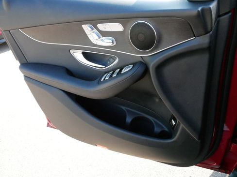 Used 2022 Mercedes-Benz GLC 300 4MATIC image 28