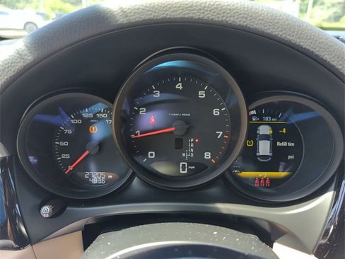Used 2021 Porsche Macan image 11