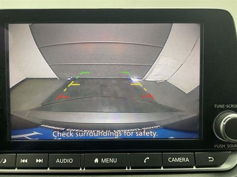 Used 2024 Nissan Rogue S FWD image 14