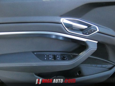 Used 2021 Audi e-tron Premium w/ Convenience Plus Package AWD/4WD image 50