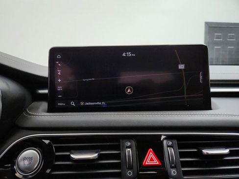 Used 2022 Genesis G70 2.0T image 19