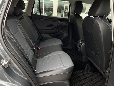 New 2026 Volkswagen Tiguan SE image 30