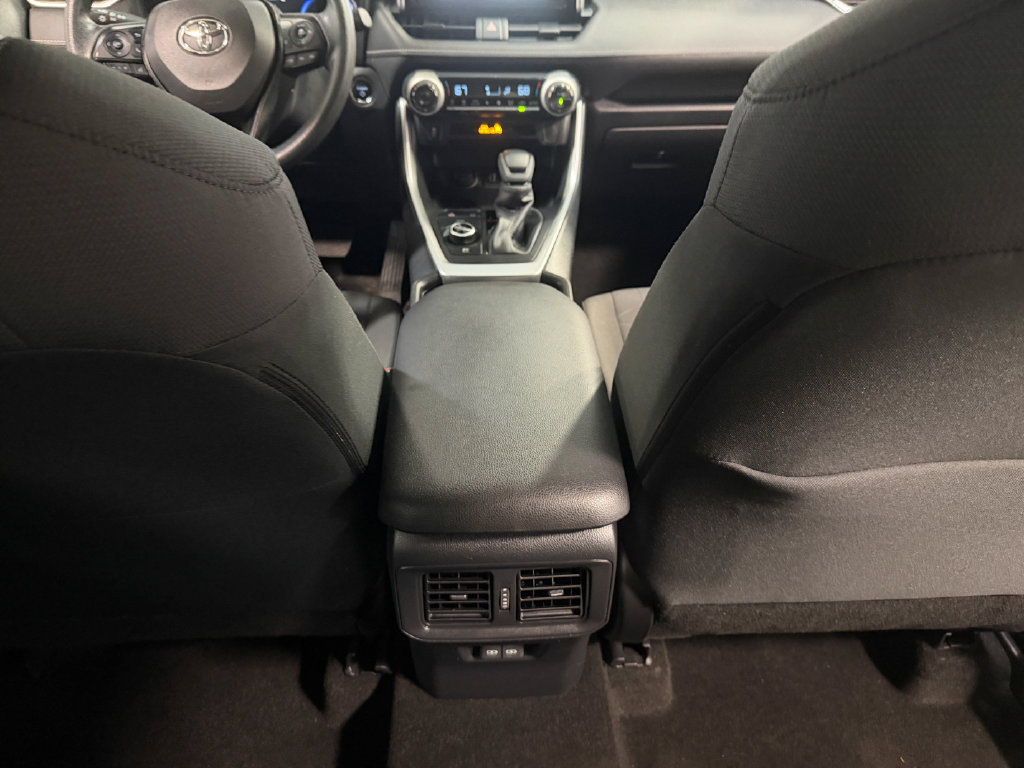 Used 2025 Toyota RAV4 XLE AWD/4WD image 71