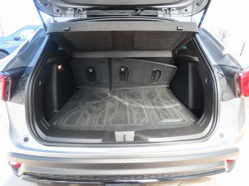 Certified 2024 Chevrolet Trax RS w/ Driver Confidence Package image 18