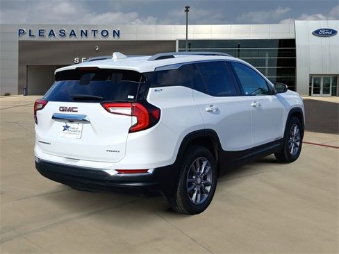 Used 2024 GMC Terrain SLT image 5
