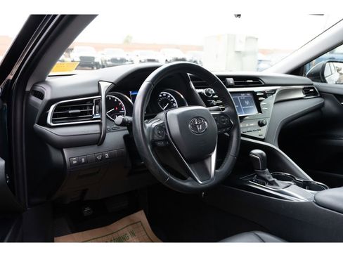 Used 2020 Toyota Camry SE image 10
