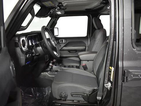 Used 2025 Jeep Wrangler Unlimited Sahara w/ Safety Group AWD/4WD image 11