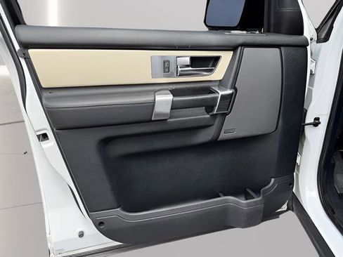 Used 2011 Land Rover LR4 HSE image 11