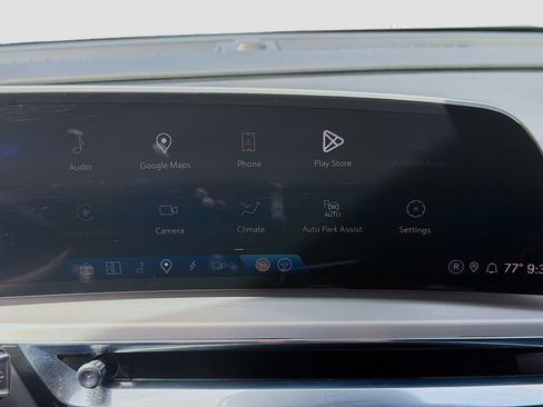 Used 2024 Cadillac Lyriq Luxury image 14