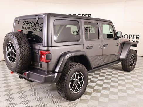 Used 2024 Jeep Wrangler Unlimited Rubicon w/ Technology Group image 21