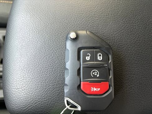 New 2025 Jeep Gladiator Sport AWD/4WD image 34