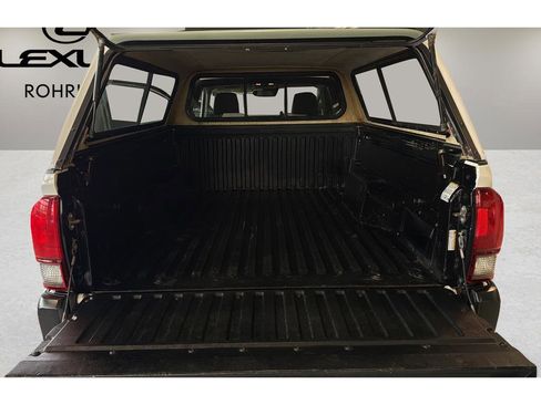 Used 2020 Toyota Tacoma SR image 15