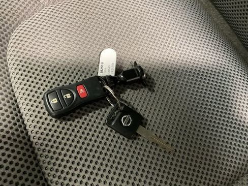 Used 2019 Nissan Frontier SV image 22