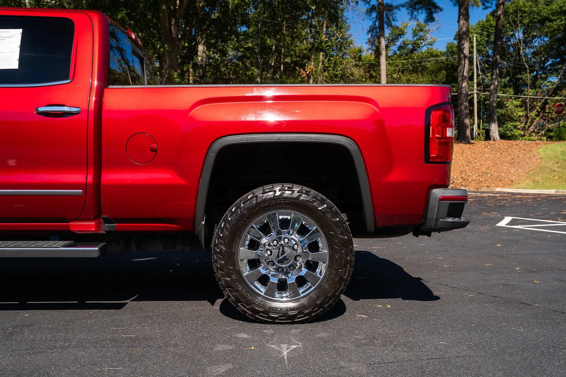 Used 2018 GMC Sierra 2500 Denali w/ Duramax Plus Package AWD/4WD image 5