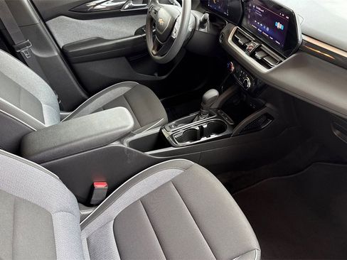 Used 2024 Chevrolet TrailBlazer LT image 23