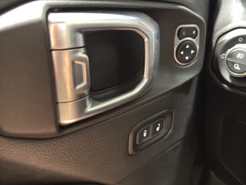 Used 2022 Jeep Gladiator Mojave w/ LED Lighting Group AWD/4WD image 30