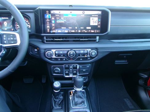 New 2025 Jeep Wrangler Unlimited Sahara image 15