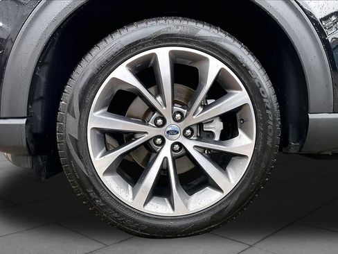 Certified 2025 Ford Explorer Platinum w/ Ultimate Package AWD/4WD image 11