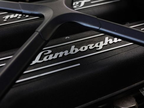 Used 2020 Lamborghini Huracan EVO RWD image 29