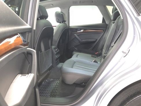 Used 2023 Audi Q5 2.0T Premium w/ Convenience Package image 21