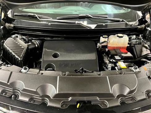 Used 2023 Chevrolet Traverse Premier FWD image 29
