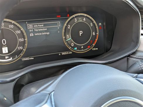 Used 2024 Jaguar F-PACE R-Dynamic S image 17