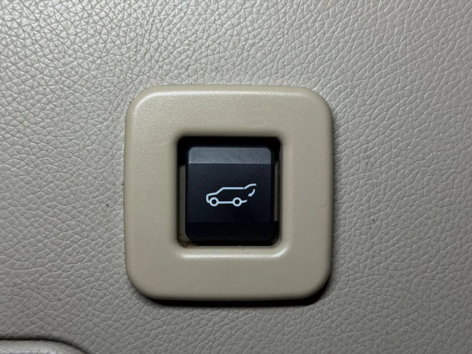 Used 2013 Ford Expedition Limited RWD image 17