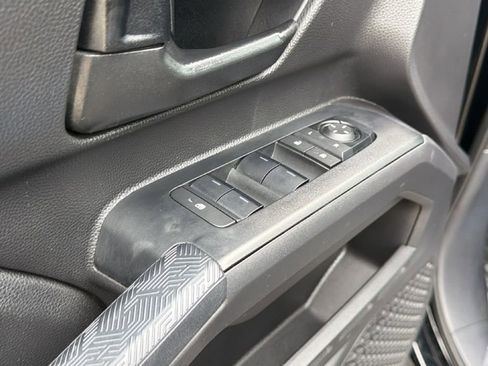 Used 2024 Toyota Tacoma SR5 AWD/4WD image 16