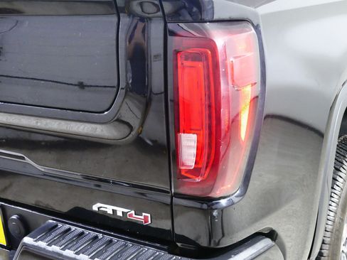 Used 2021 GMC Sierra 1500 AT4 w/ AT4 Preferred Package AWD/4WD image 17