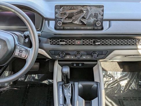 Used 2025 Honda Accord SE image 12