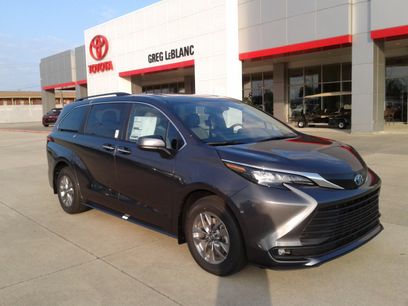 New 2025 Toyota Sienna XLE