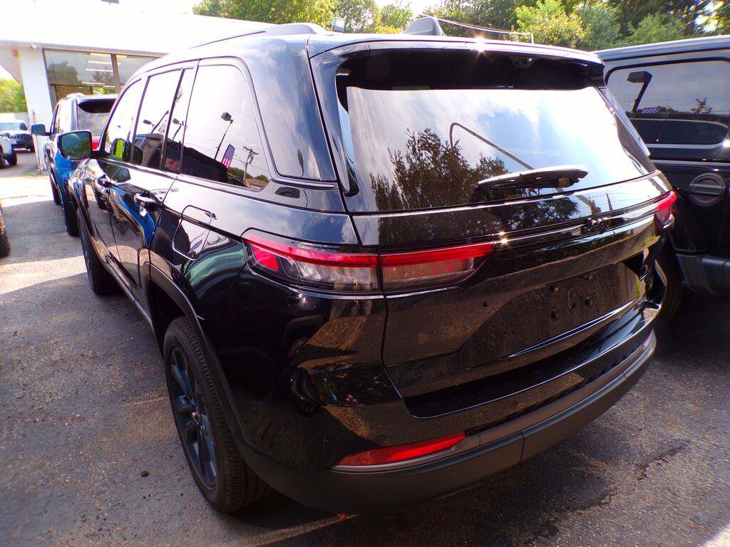 New 2026 Jeep Grand Cherokee Limited AWD/4WD image 23