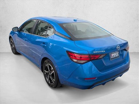 Used 2025 Nissan Sentra SV image 7