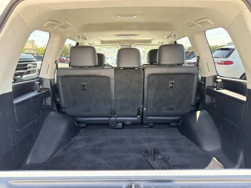 Used 2020 Lexus LX 570 4WD w/ Luxury Package image 8
