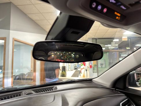 Used 2020 Chevrolet Equinox LT image 47