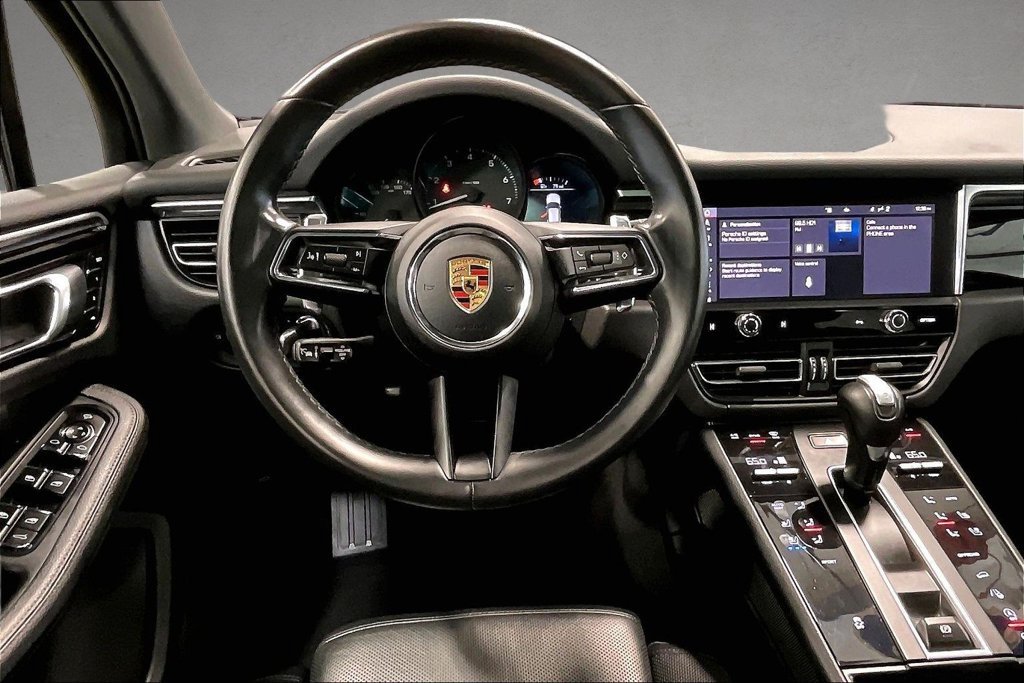 Used 2023 Porsche Macan AWD/4WD image 9
