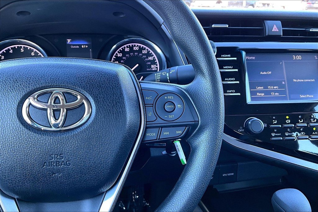 Used 2018 Toyota Camry LE FWD image 25