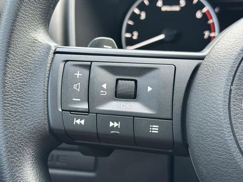 Used 2023 Nissan Rogue S image 12