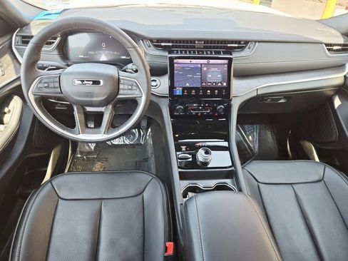 Used 2025 Jeep Grand Cherokee L Limited w/ Luxury Tech Group II AWD/4WD image 10
