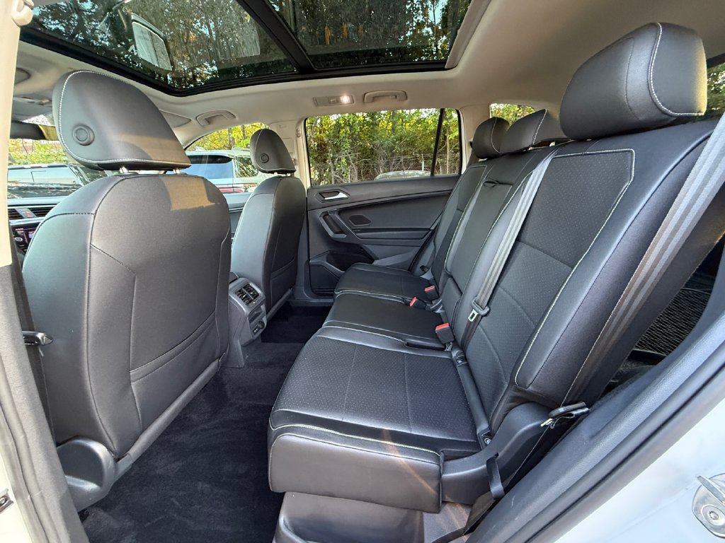Used 2021 Volkswagen Tiguan SEL AWD/4WD image 25