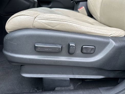 Used 2016 Honda CR-V Touring image 10