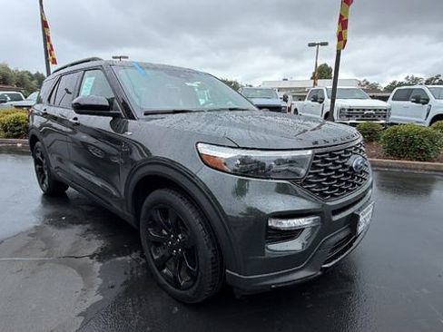 Used 2023 Ford Explorer ST-Line w/ Class IV Trailer Tow Package image 2